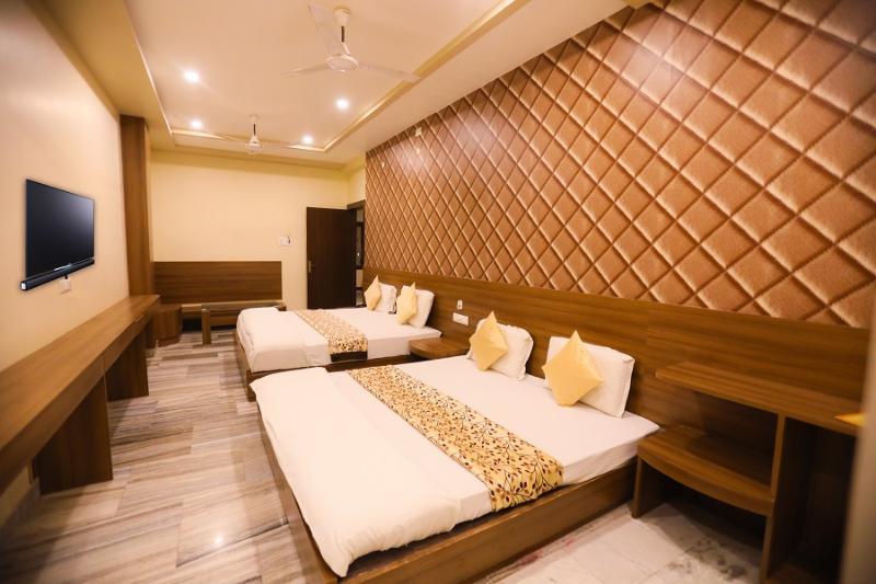 Hotel Vishwanath Варанаси Екстериор снимка