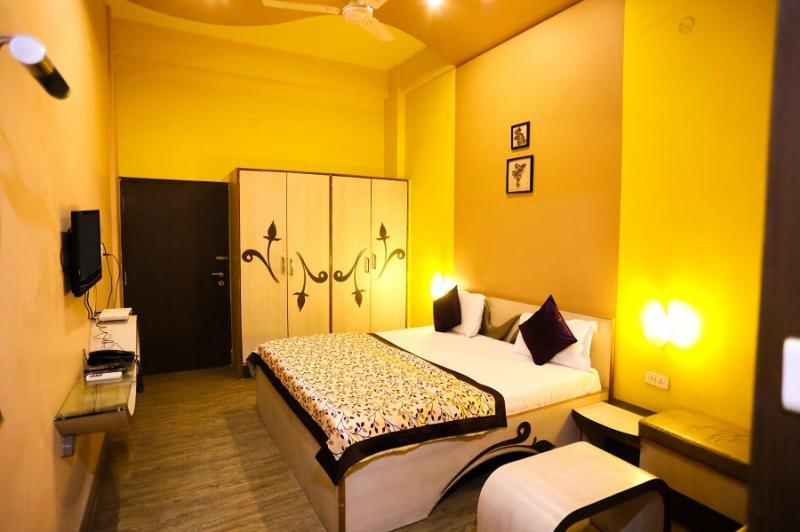 Hotel Vishwanath Варанаси Екстериор снимка